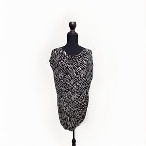 Chico’s Travelers Black and White Patterned Top